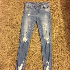 Distressed Light wash Jeans 👖